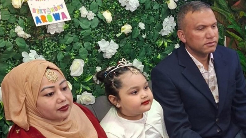 https://cumilla24.net/post/%E0%A6%87%E0%A6%A4%E0%A6%BE%E0%A6%B2%E0%A6%BF%E0%A6%A4%E0%A7%87-%E0%A6%B8%E0%A7%8D%E0%A6%AC%E0%A6%BE%E0%A6%AE%E0%A7%80%E0%A6%B8%E0%A7%8D%E0%A6%A4%E0%A7%8D%E0%A6%B0%E0%A7%80%E0%A6%AE%E0%A7%87%E0%A7%9F%E0%A7%87-%E0%A6%96%E0%A7%81%E0%A6%A8-%E0%A6%A8%E0%A7%8B%E0%A7%9F%E0%A6%BE%E0%A6%96%E0%A6%BE%E0%A6%B2%E0%A7%80%E0%A6%B0-%E0%A6%AC%E0%A6%BE%E0%A7%9C%E0%A6%BF%E0%A6%A4%E0%A7%87-%E0%A6%89%E0%A7%9C%E0%A7%8B-%E0%A6%9A%E0%A6%BF%E0%A6%A0%E0%A6%BF%E0%A6%A4%E0%A7%87-%E0%A6%8F%E0%A6%B8%E0%A7%87%E0%A6%9B%E0%A6%BF%E0%A6%B2-%E0%A6%B9%E0%A6%A4%E0%A7%8D%E0%A6%AF%E0%A6%BE%E0%A6%B0-%E0%A6%B9%E0%A7%81%E0%A6%AE%E0%A6%95%E0%A6%BF